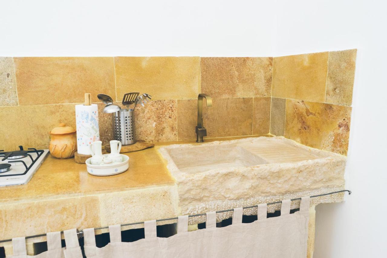 Masseria Cervellera Apartment Ceglie Messapica Bagian luar foto